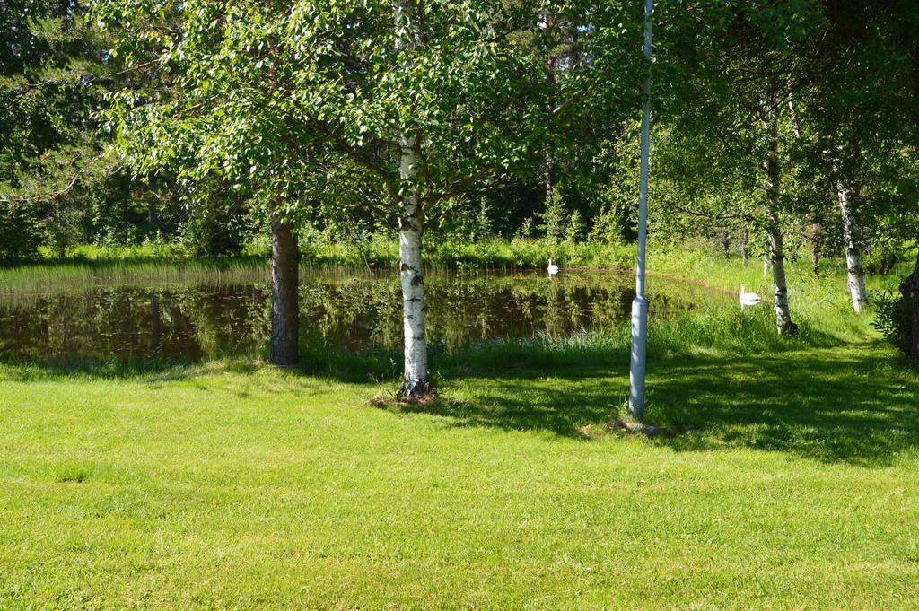 Hotelli Ravintola Tiilikka Rautavaara Exterior foto